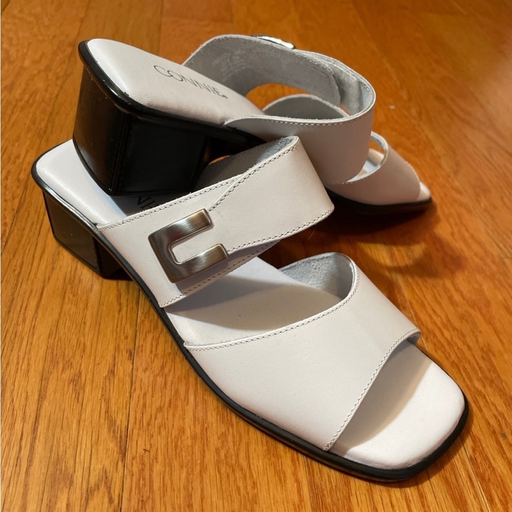 Connie heel sandal